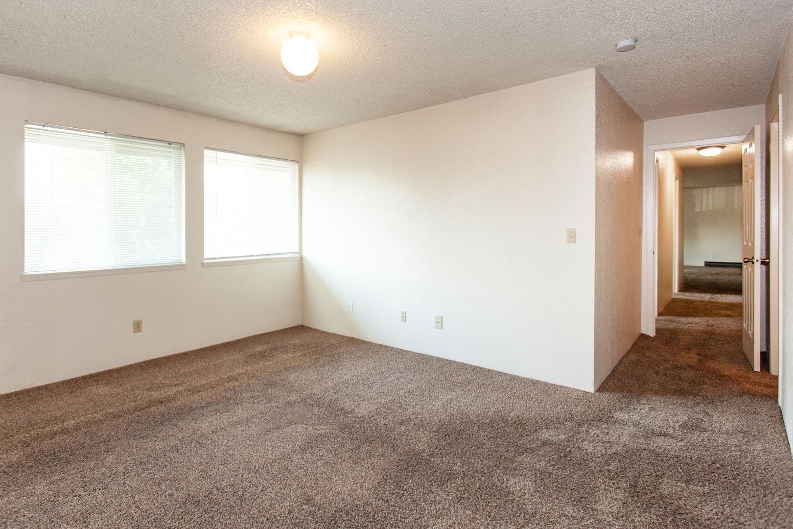 Kennewick Apartment: 5100 W Clearwater Ave
