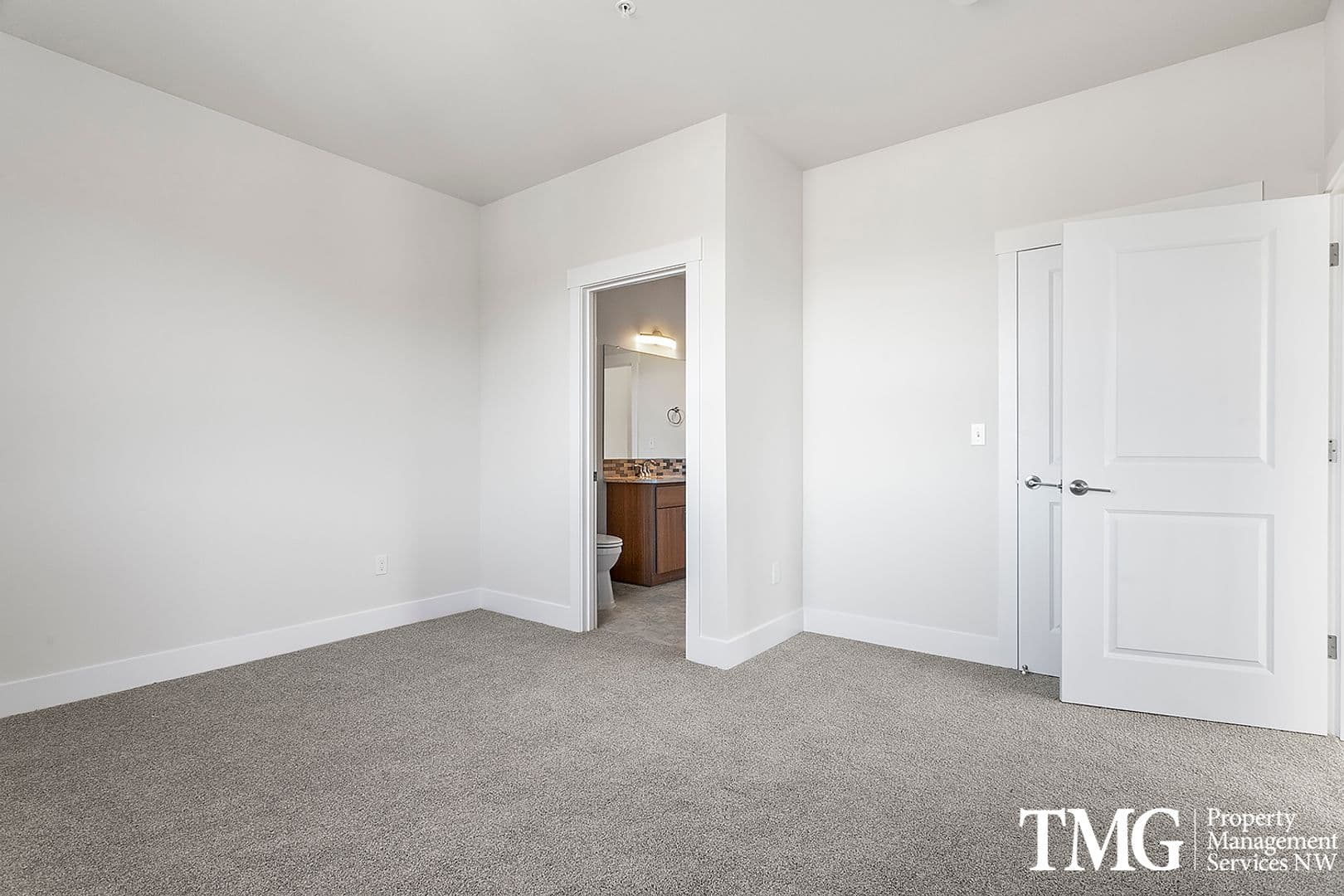 Kennewick Apartment: 7960 W 10th Ave