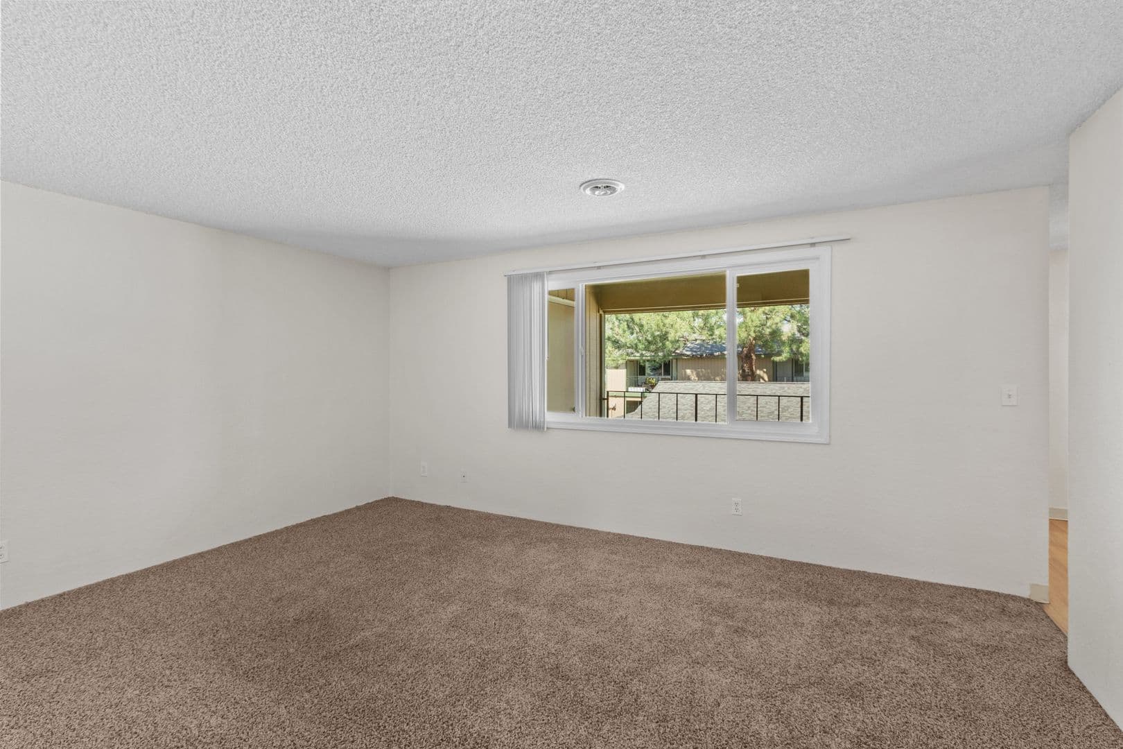 Richland Apartment: 850 Aaron Drive