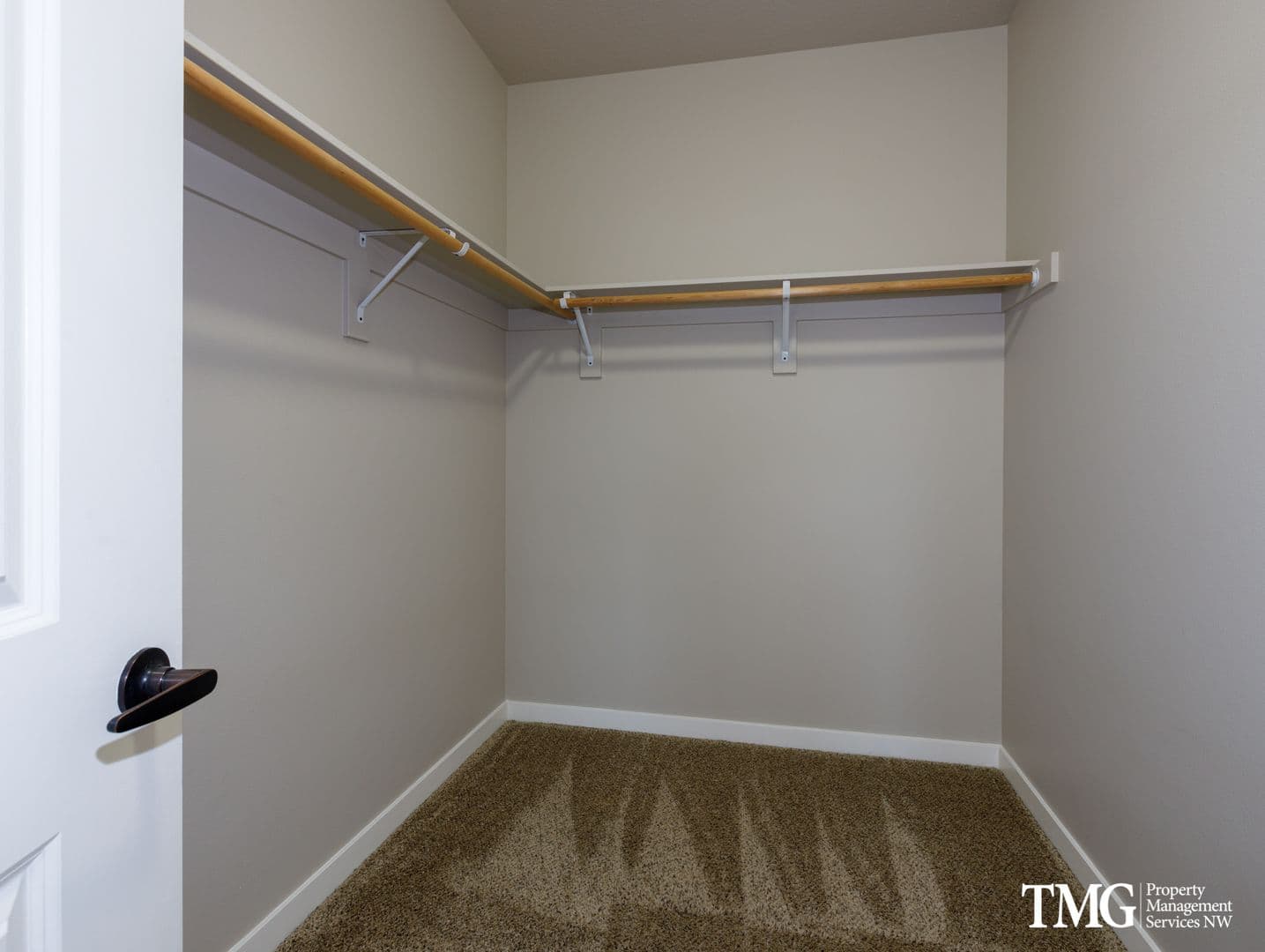 Vancouver Apartment: 608 NE 86th St