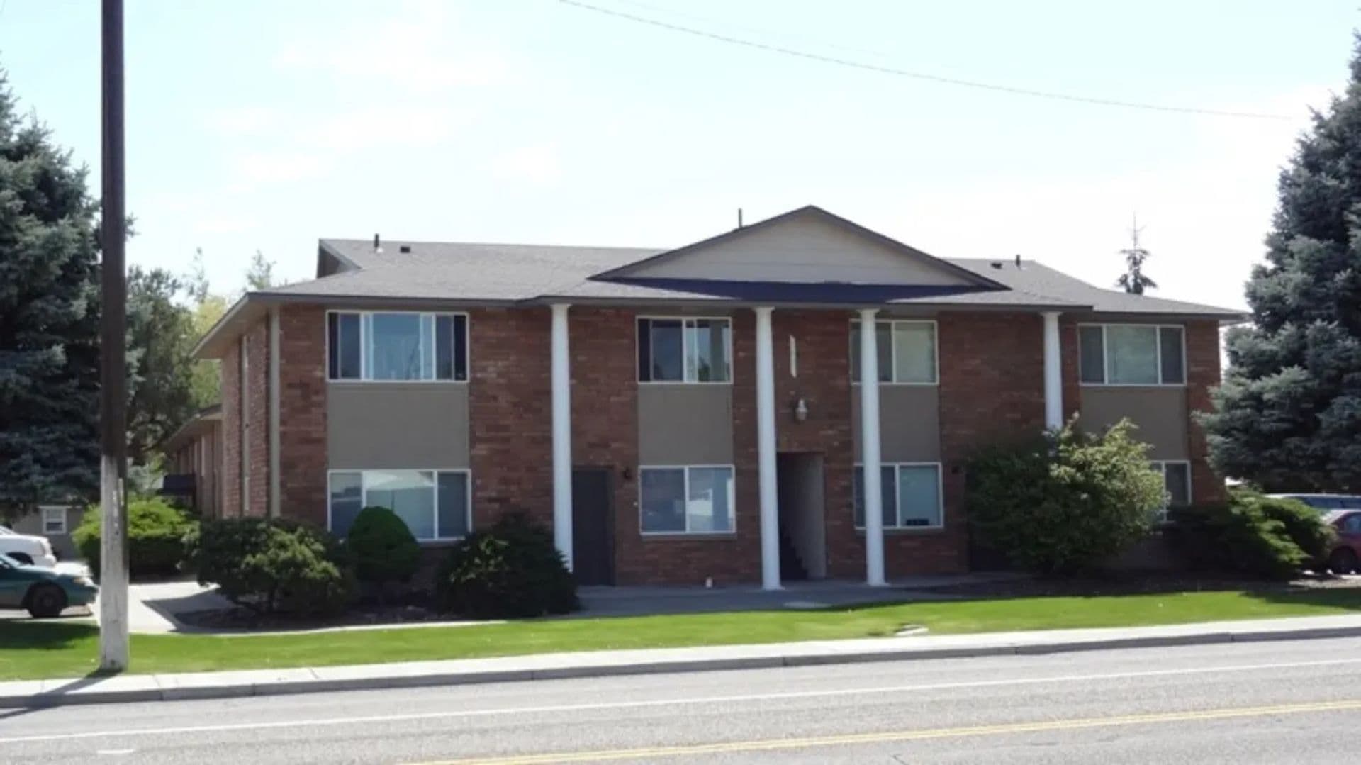 Kennewick Apartment: 12 S Morain St