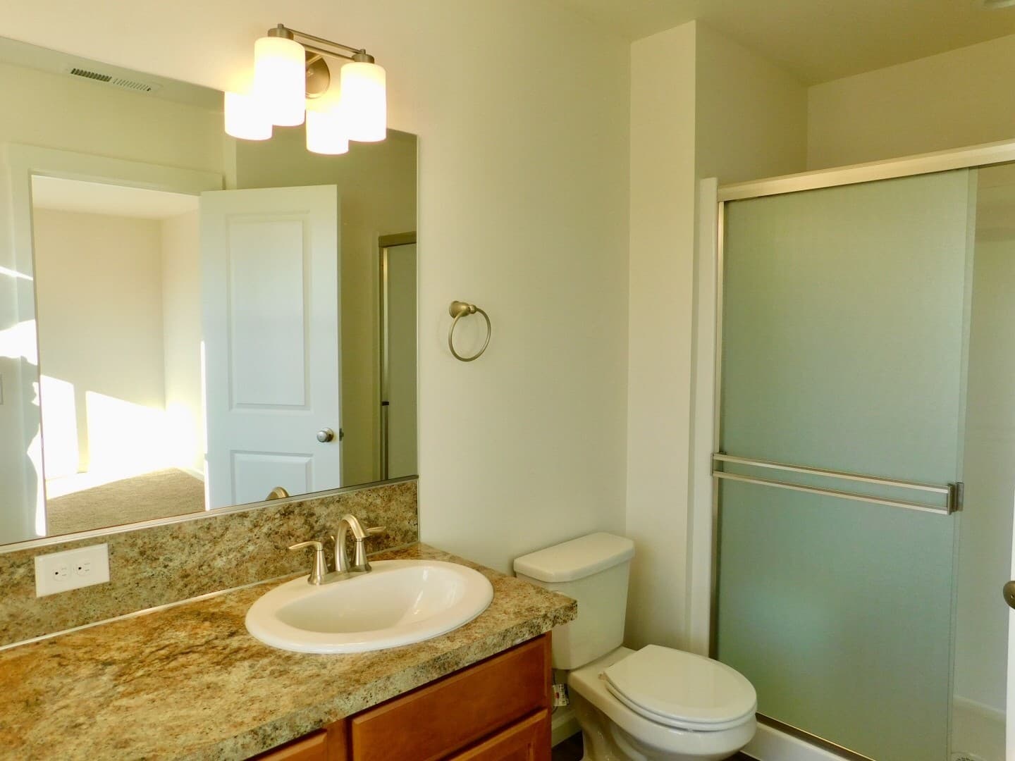 Vancouver Apartment: 3301 & 3305 Lincoln Avenue