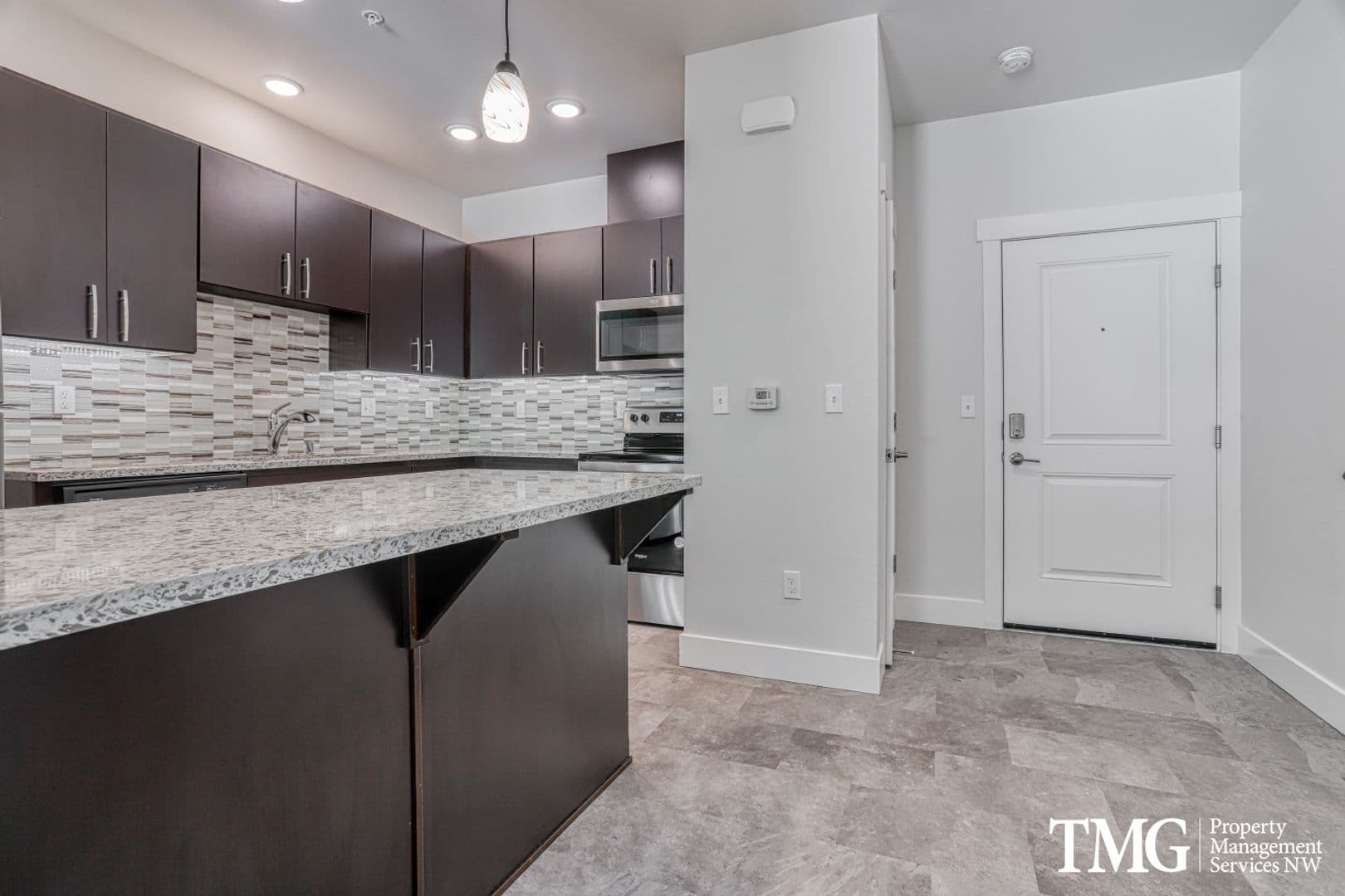 Kennewick Apartment: 7960 W 10th Ave