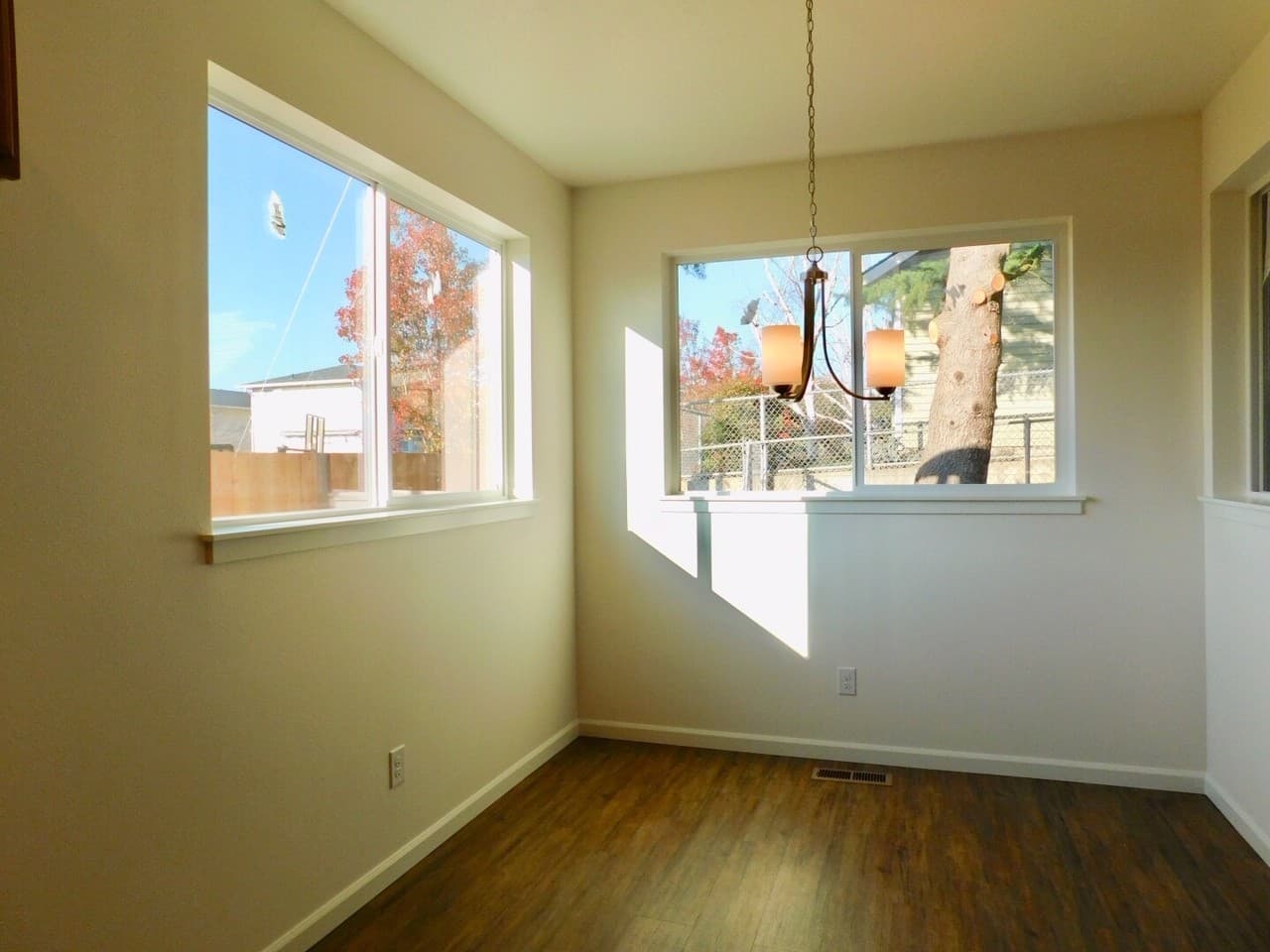 Vancouver Apartment: 3301 & 3305 Lincoln Avenue