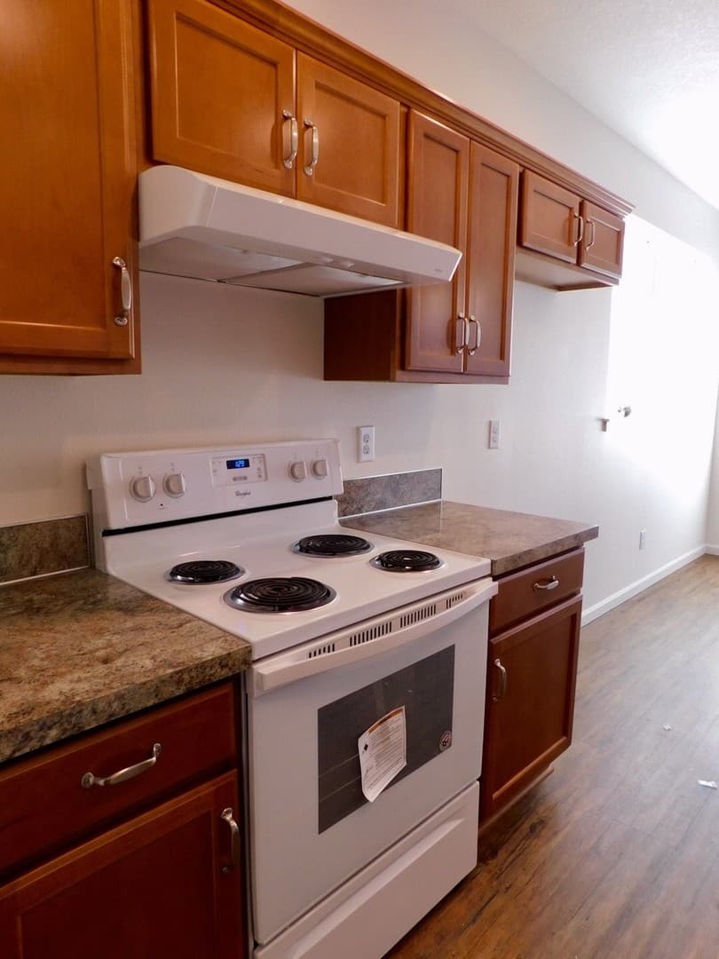 Vancouver Apartment: 3301 & 3305 Lincoln Avenue