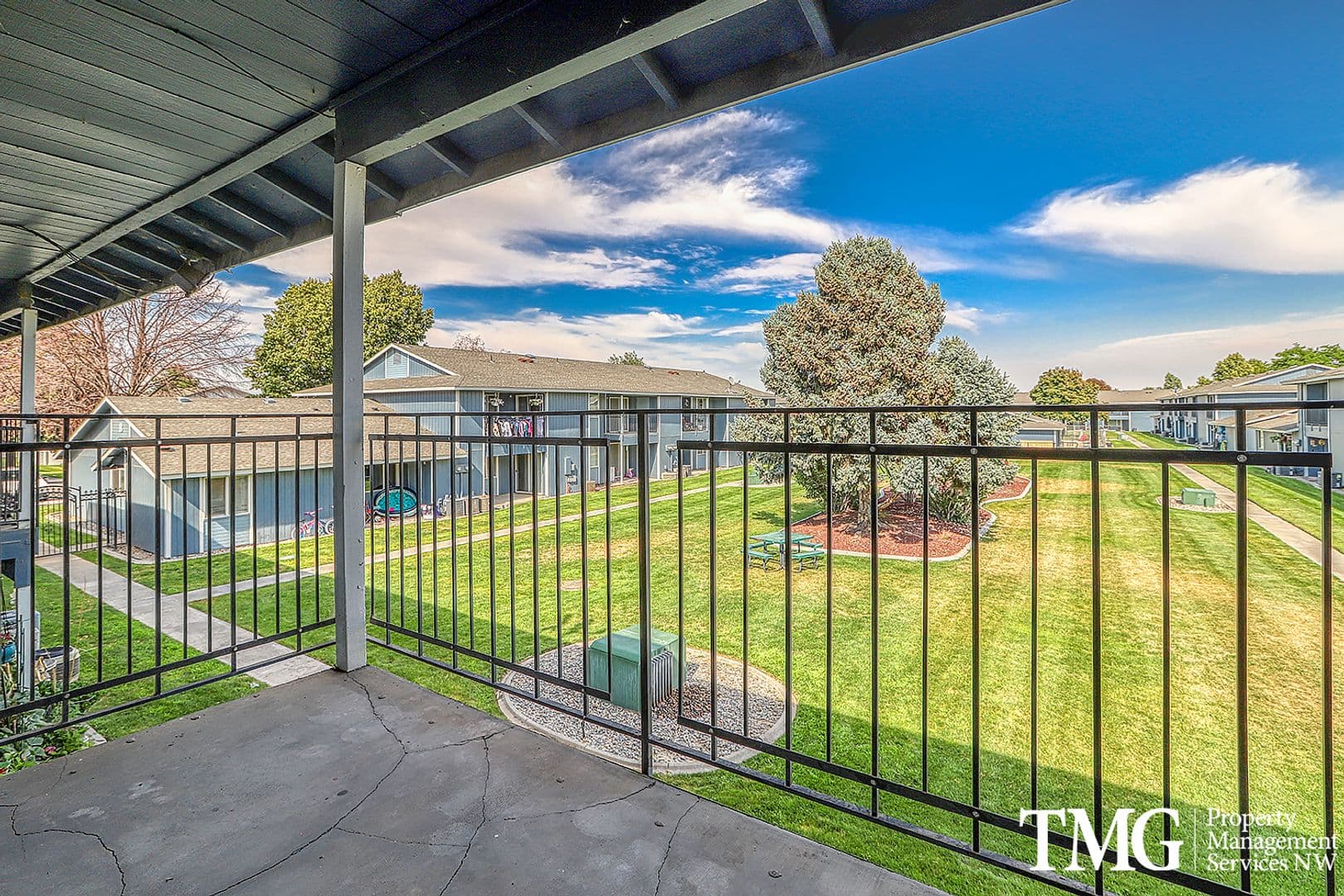 Kennewick Apartment: 440 N Volland