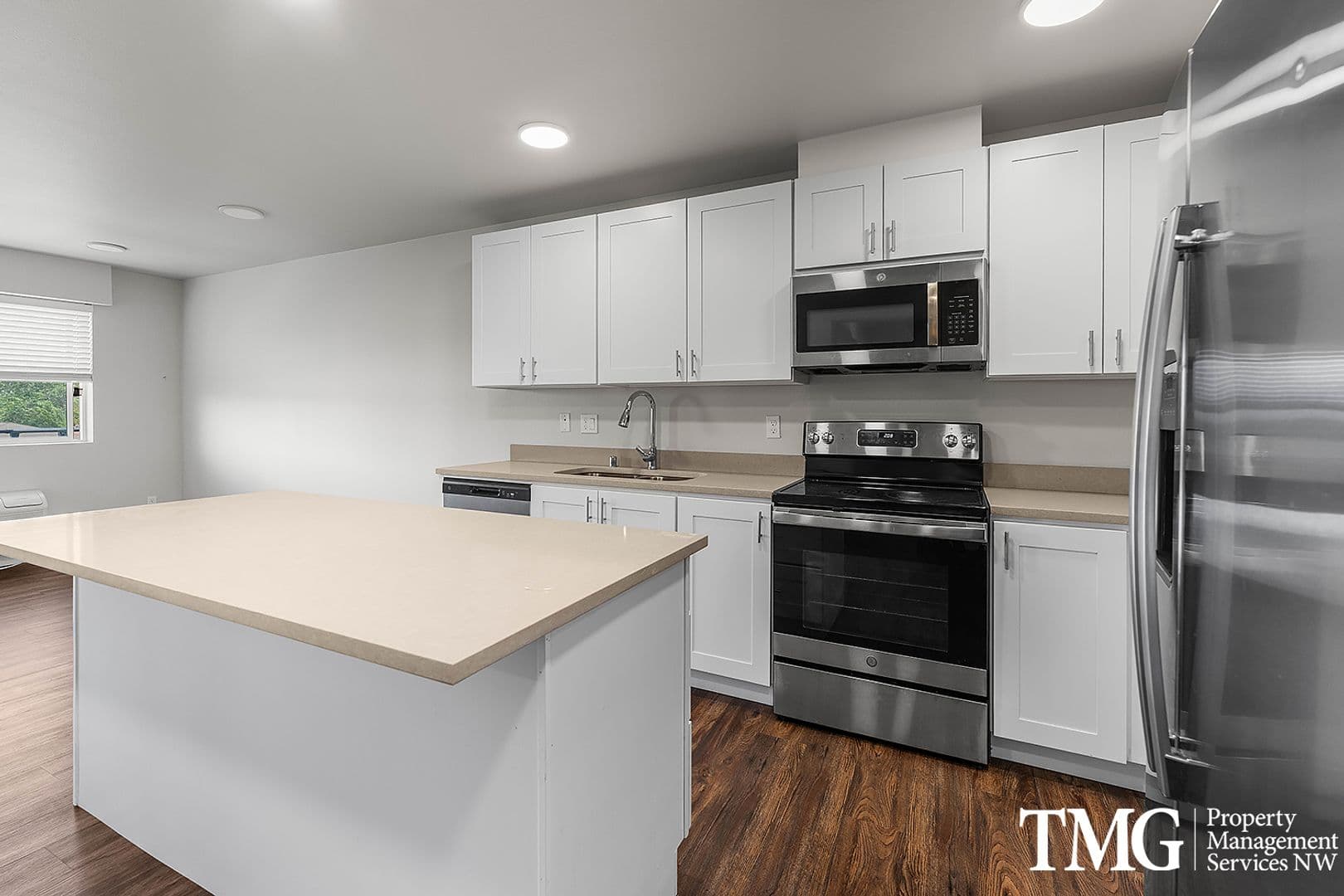 Pasco Apartment: 6701 W Argent Rd