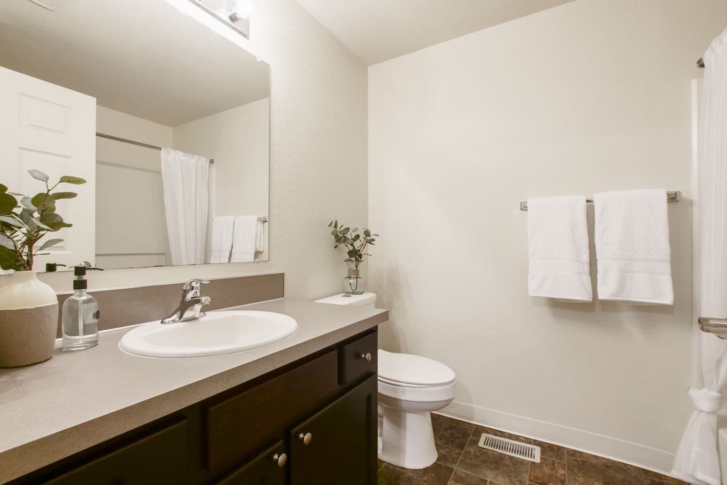 Camas Apartment: 3003 NE 3rd Ave