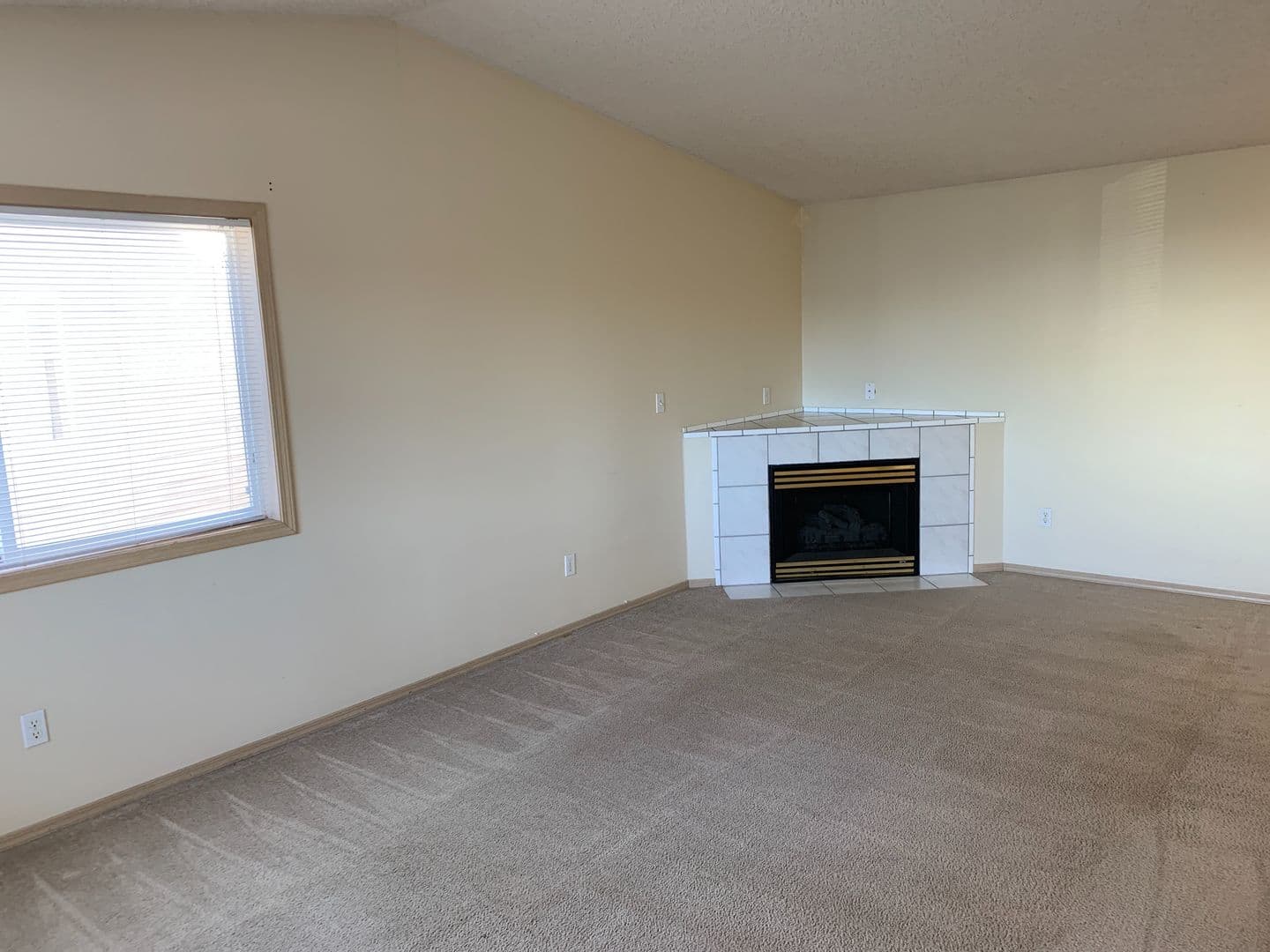 Vancouver Apartment: 804 NE 164th Avenue, #A & #B
