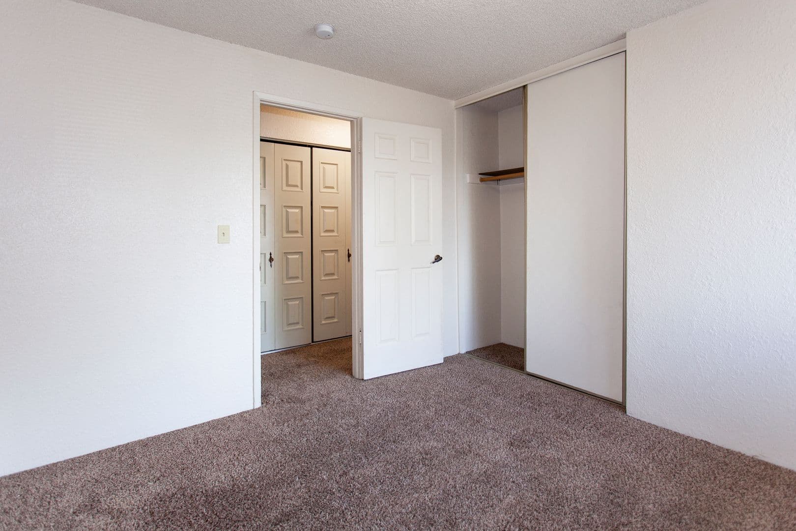 Kennewick Apartment: 5100 W Clearwater Ave
