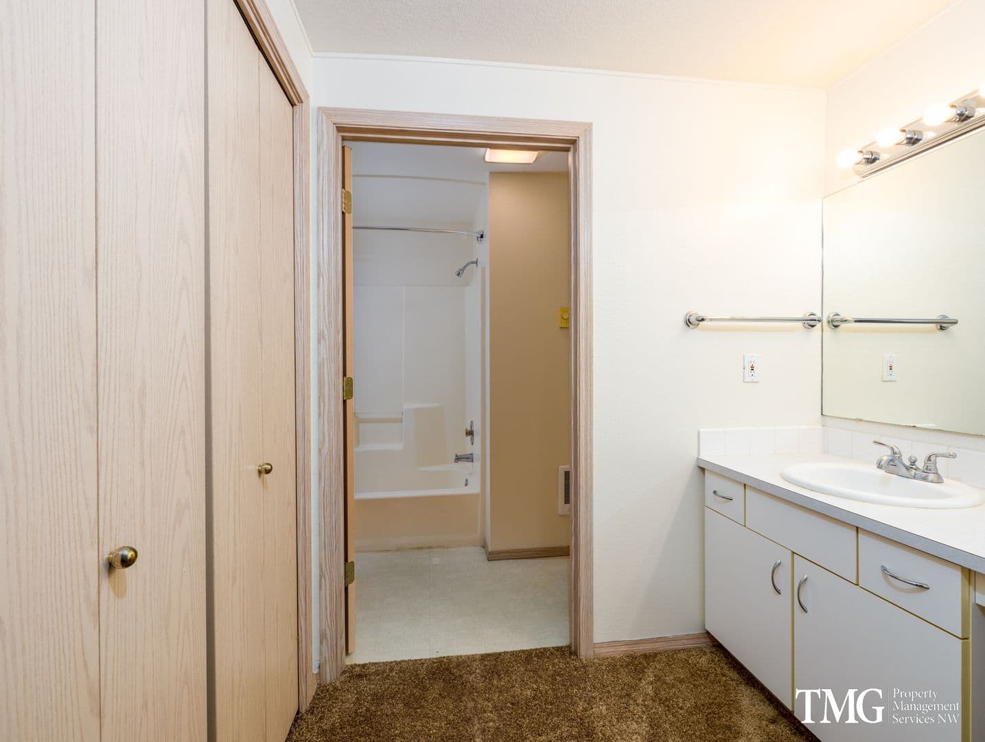 Vancouver House: 5301 Plomondon Street, Unit A6