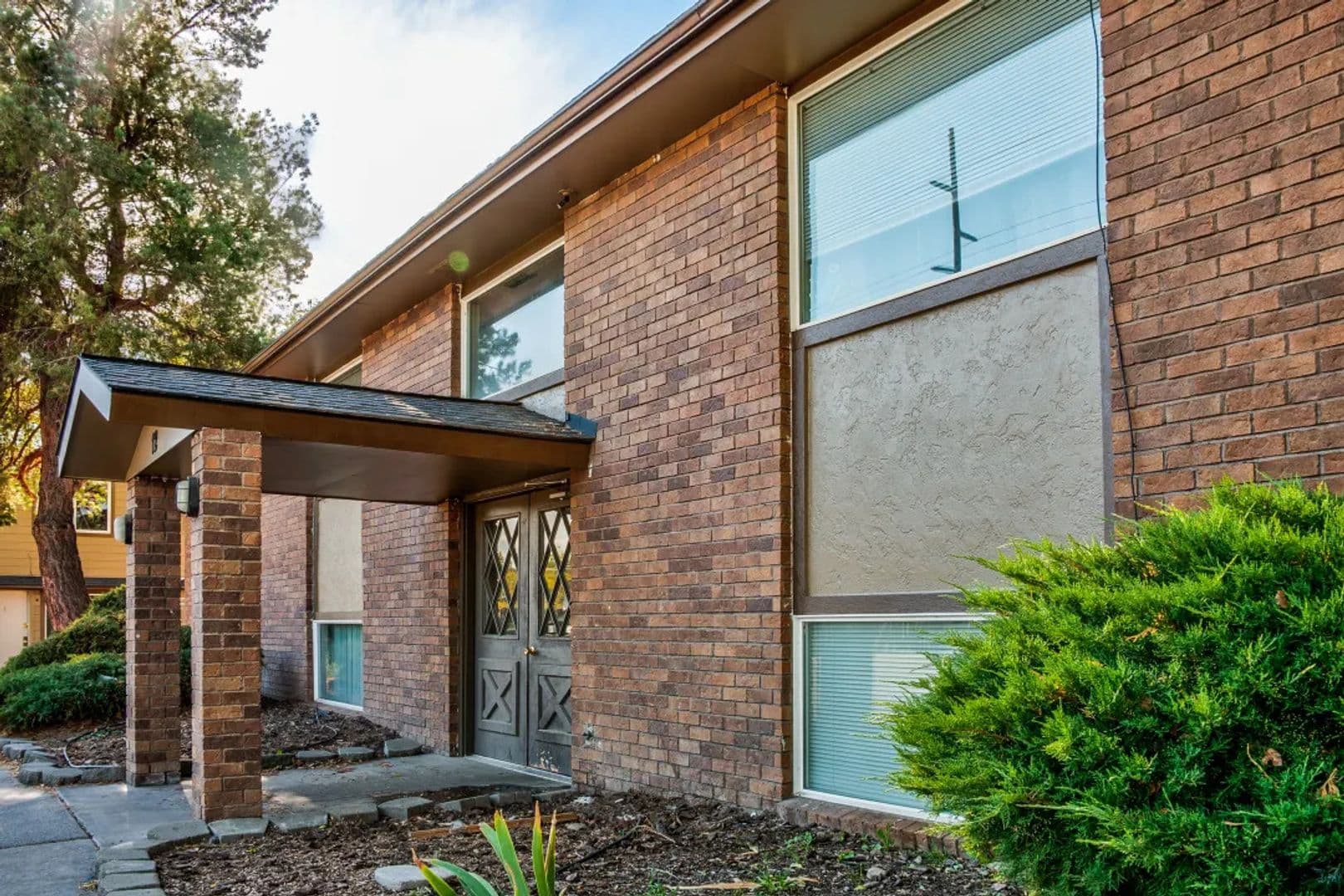Kennewick Apartment: 12 S Morain St