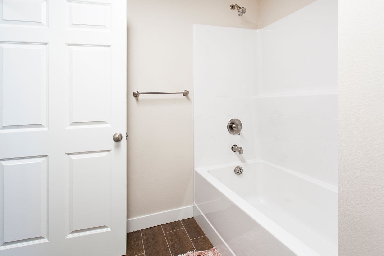 Kennewick Apartment: 5100 W Clearwater Ave