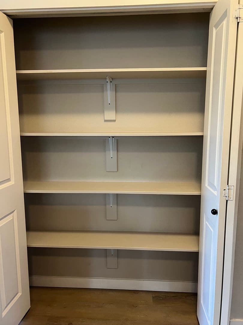 Vancouver Apartment: 608 NE 86th St