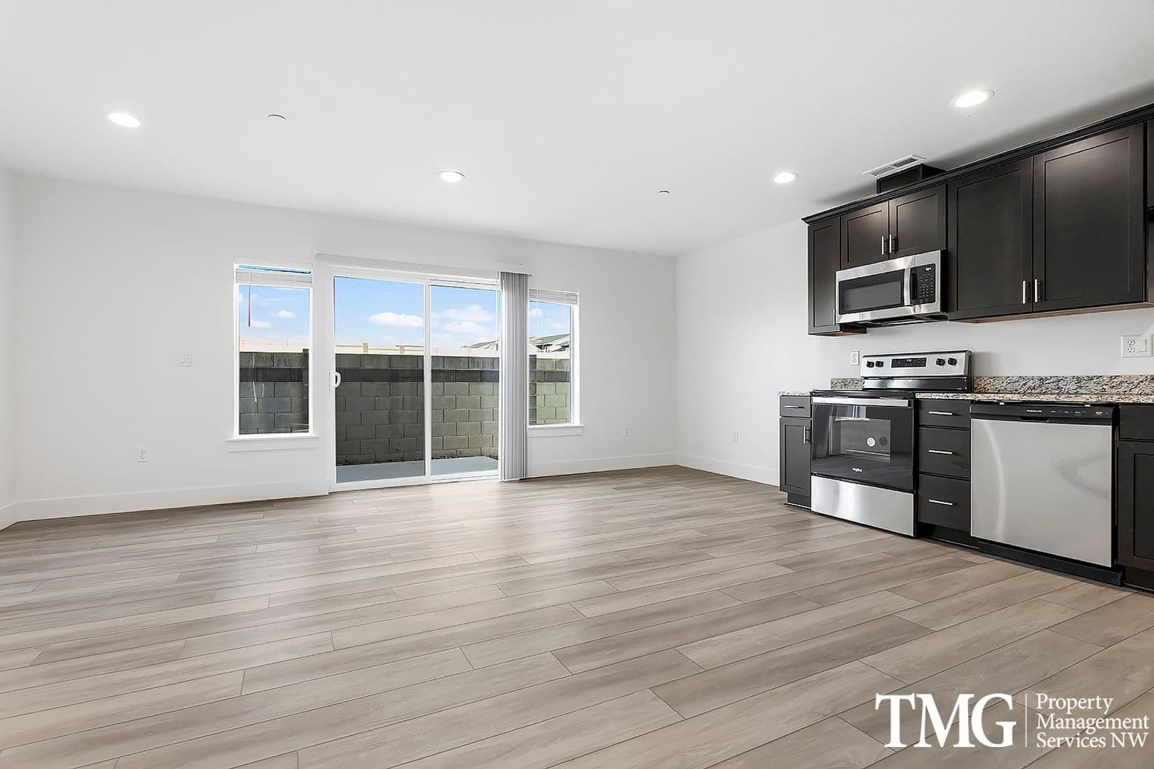 West Richland Townhome: 977 Creer Way - A-103