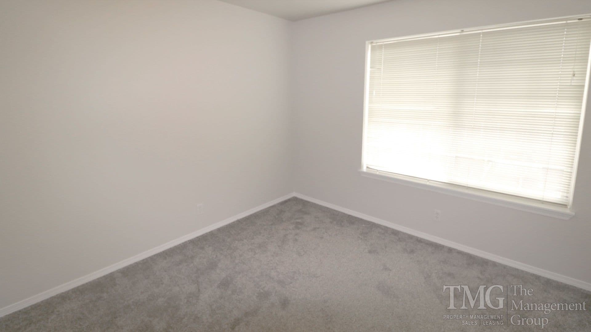 Vancouver Apartment: 5313 NE 68th Ave