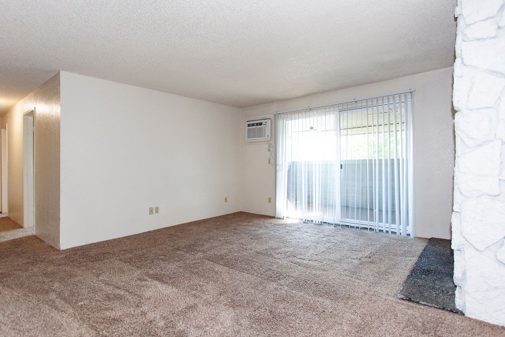 Kennewick Apartment: 5100 W Clearwater Ave