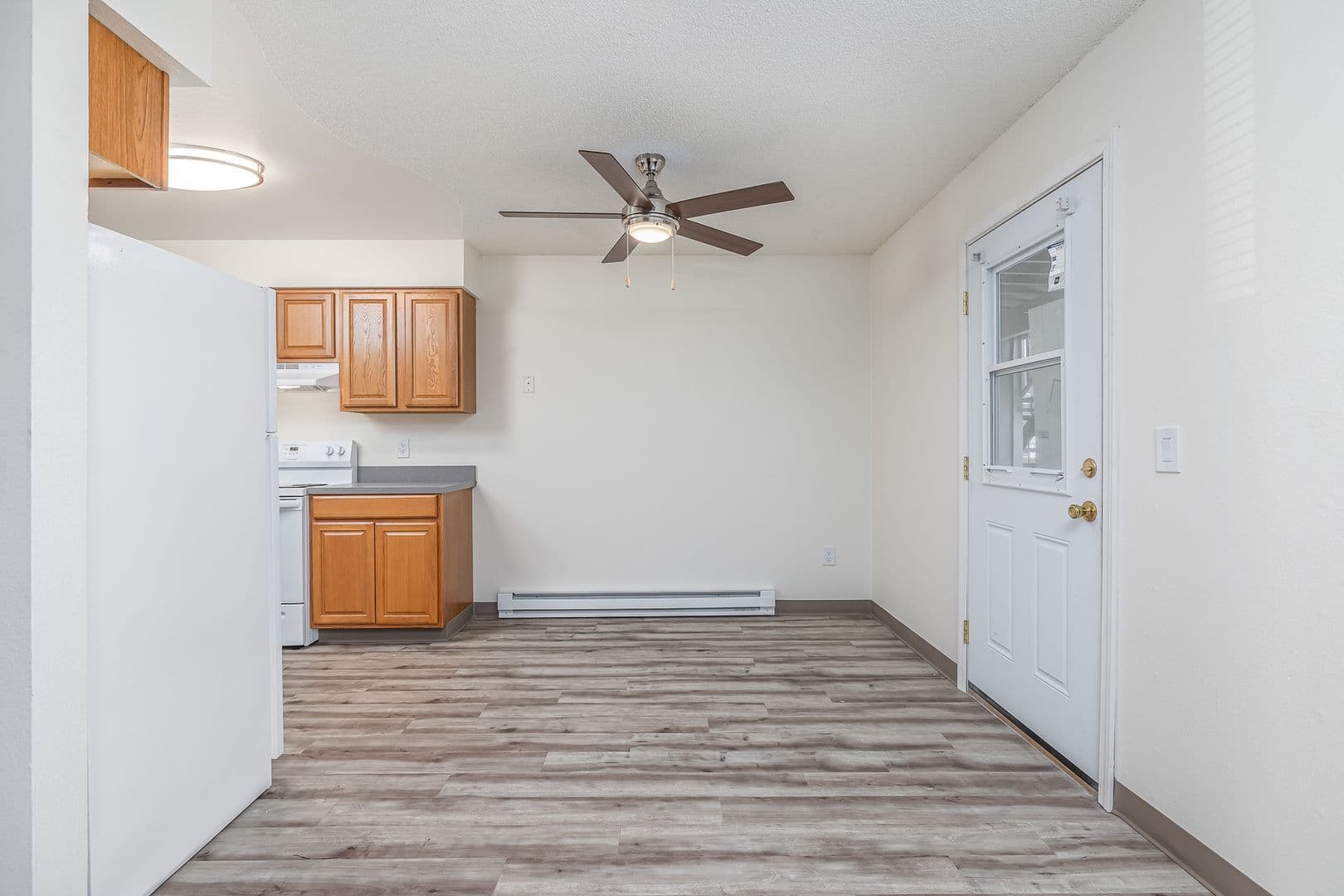 Kennewick Apartment: 3131 W Hood Ave