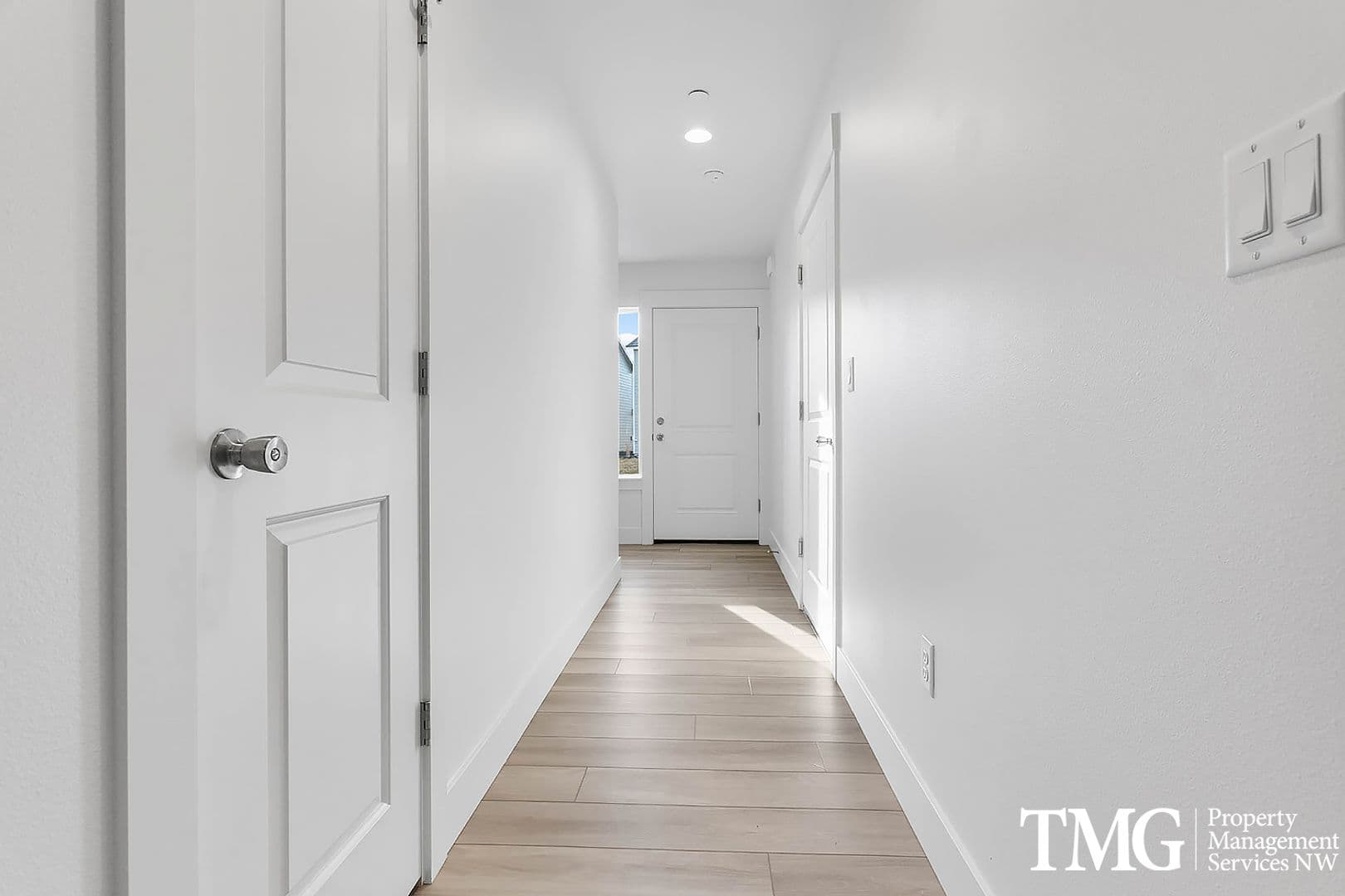 West Richland Townhome: 977 Creer Way - E-114