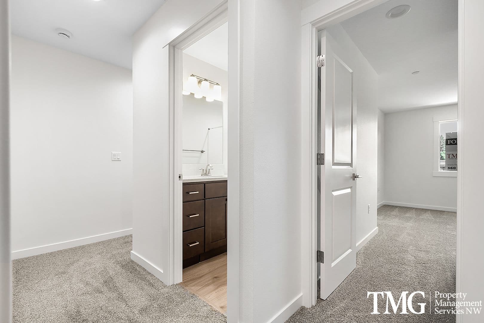 Vancouver Apartment: 5119 NE Saint James Road