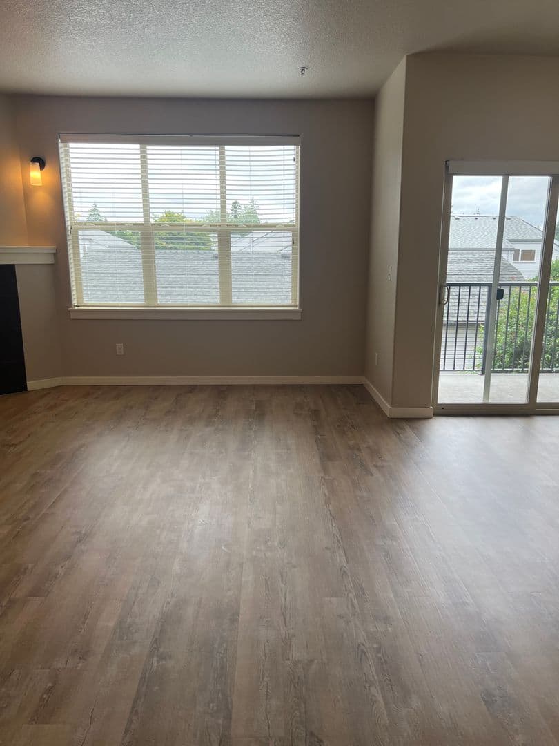 Vancouver Apartment: 608 NE 86th St