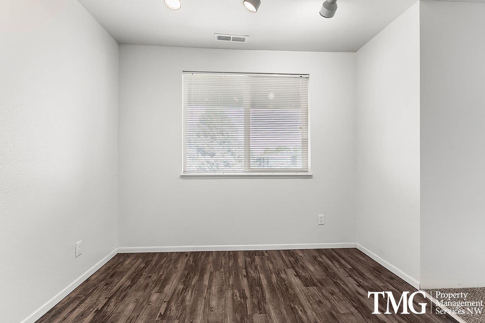 Kennewick Apartment: 440 N Volland