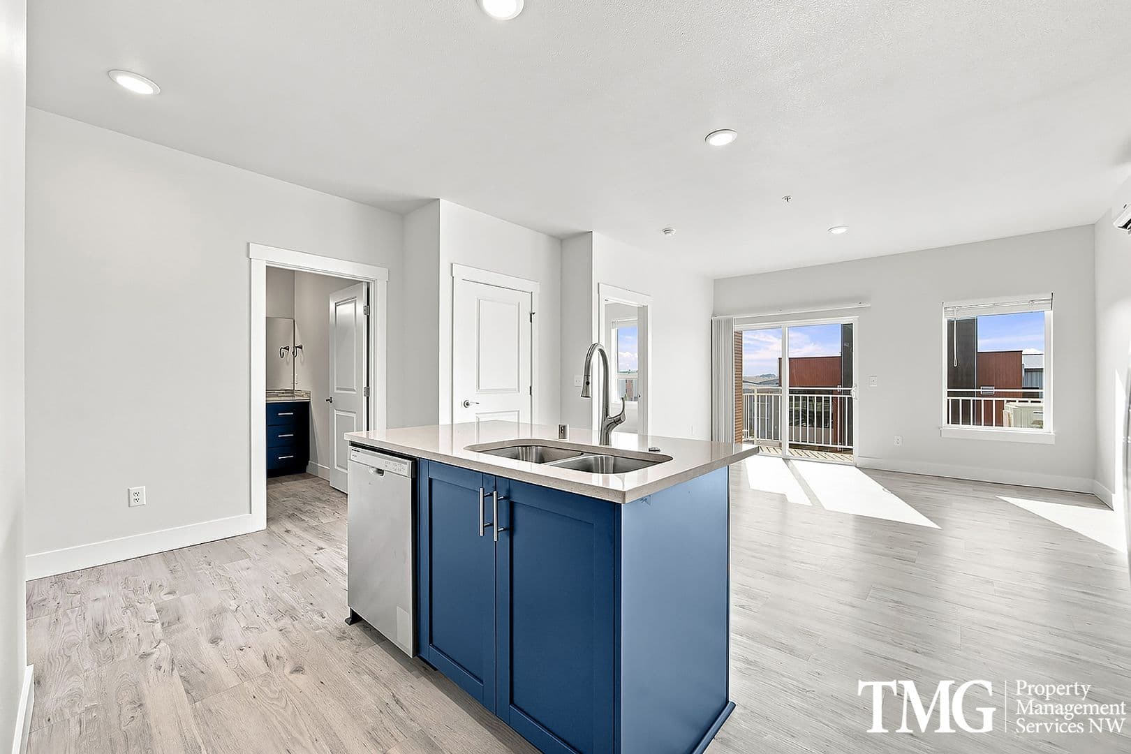 Kennewick Apartment: 7918 W 10th Ave