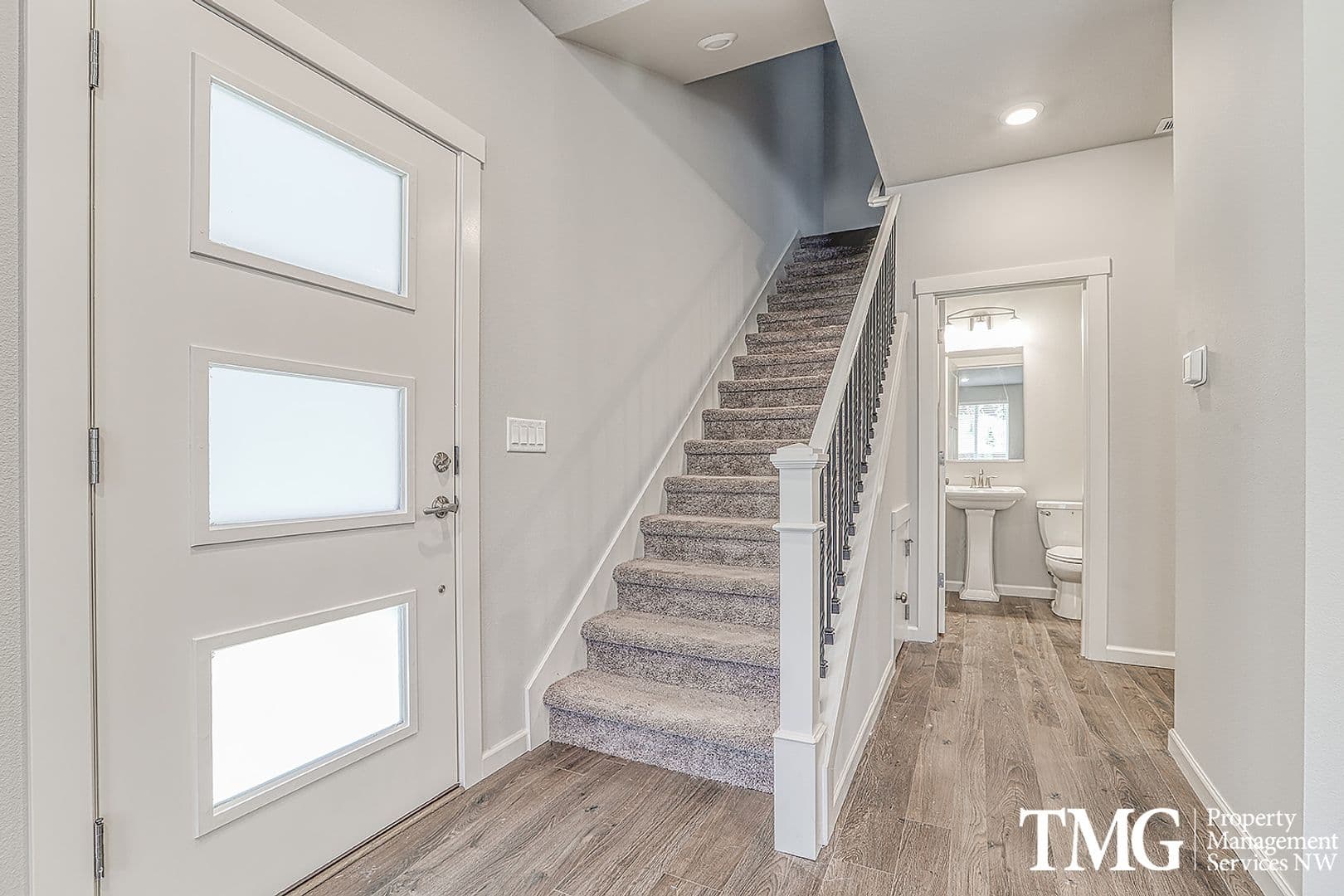 Ridgefield Townhome: 4231 S Waters Edge Way