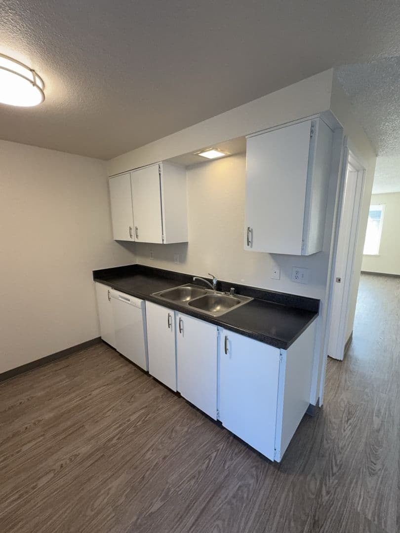 Kennewick Townhome: 4421 W Hood Ave
