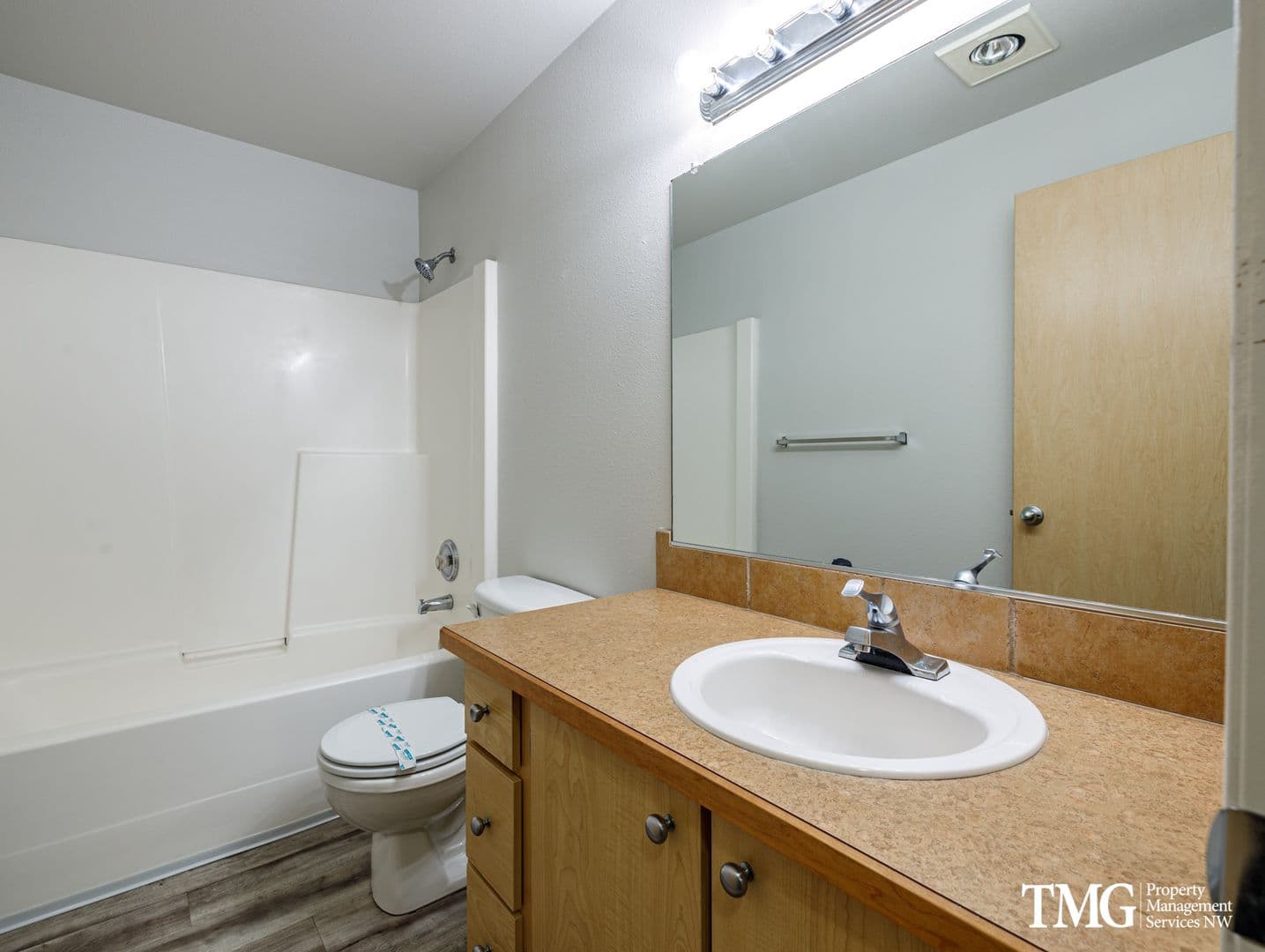Vancouver Apartment: 5313 NE 68th Ave