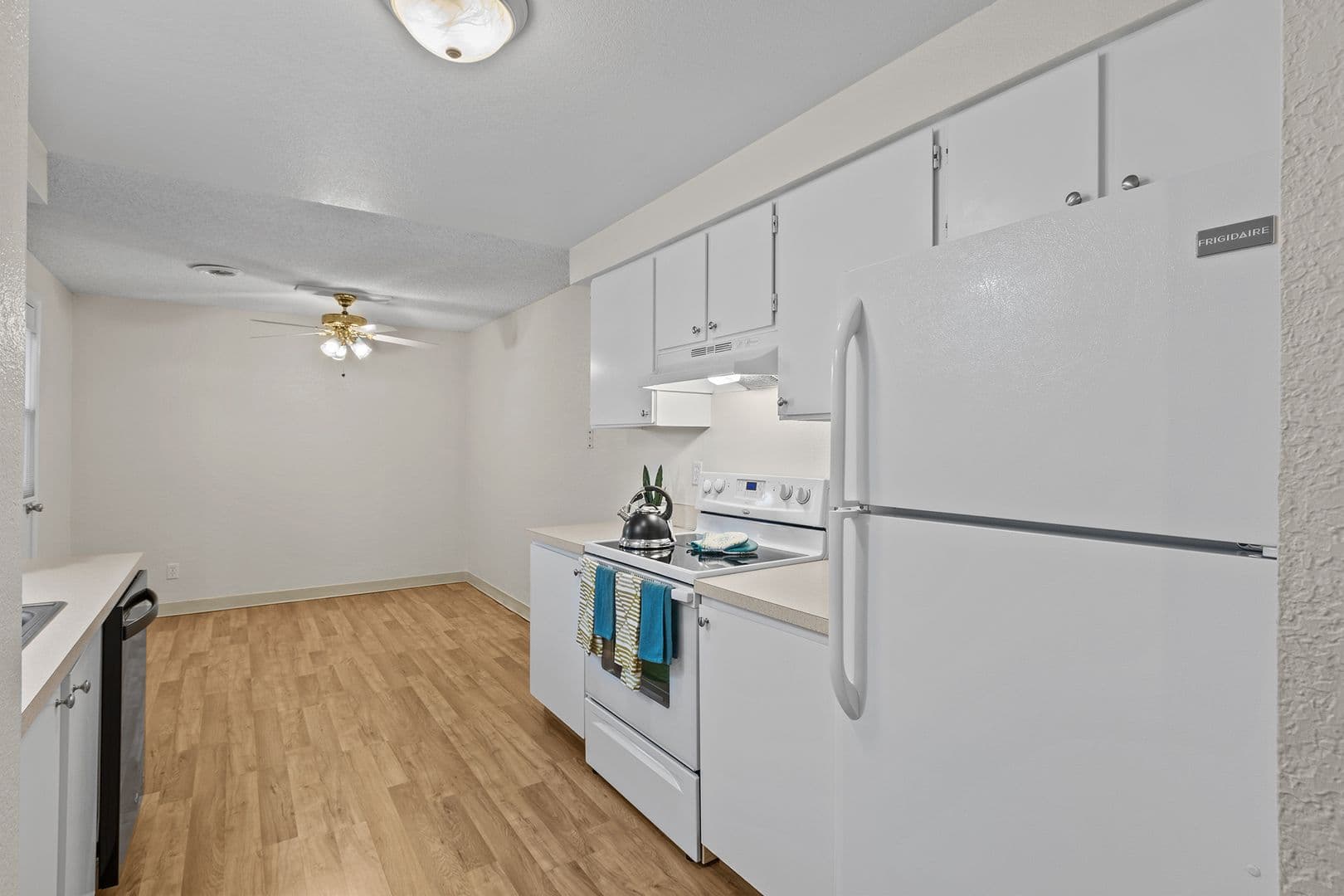Richland Apartment: 850 Aaron Drive