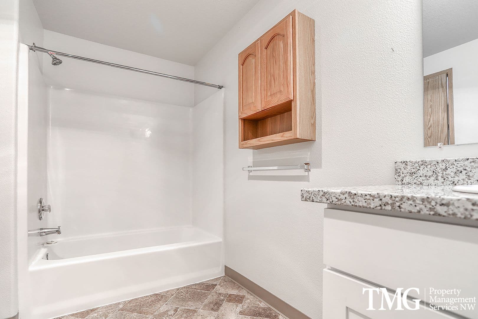 Camas Apartment: 2615 NE 3rd Avenue