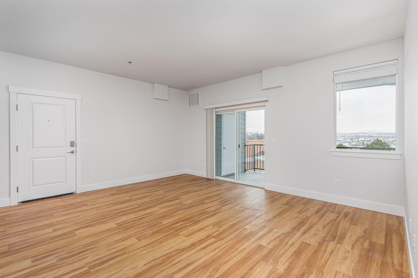 Kennewick Apartment: 7968 W 10th Ave