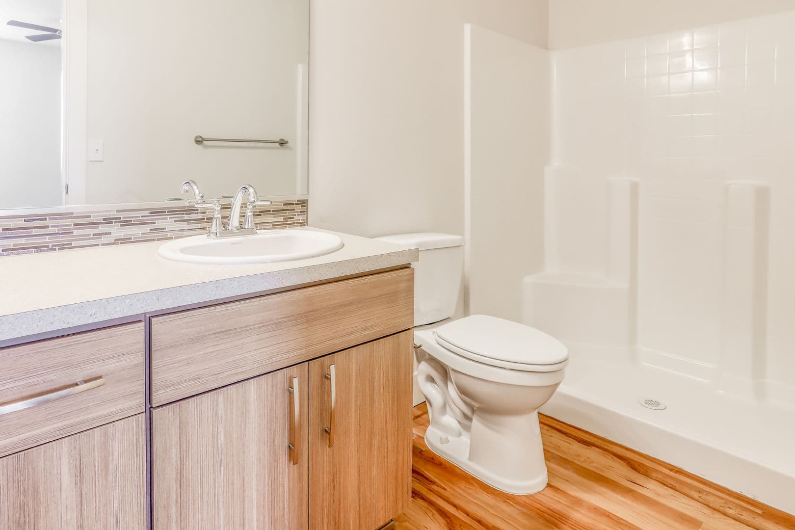 Kennewick Apartment: 7968 W 10th Ave