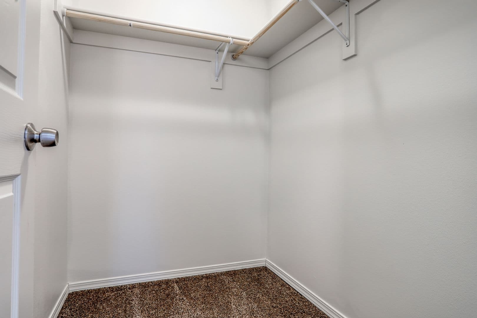 Kennewick Apartment: 3887 W 7th Ave