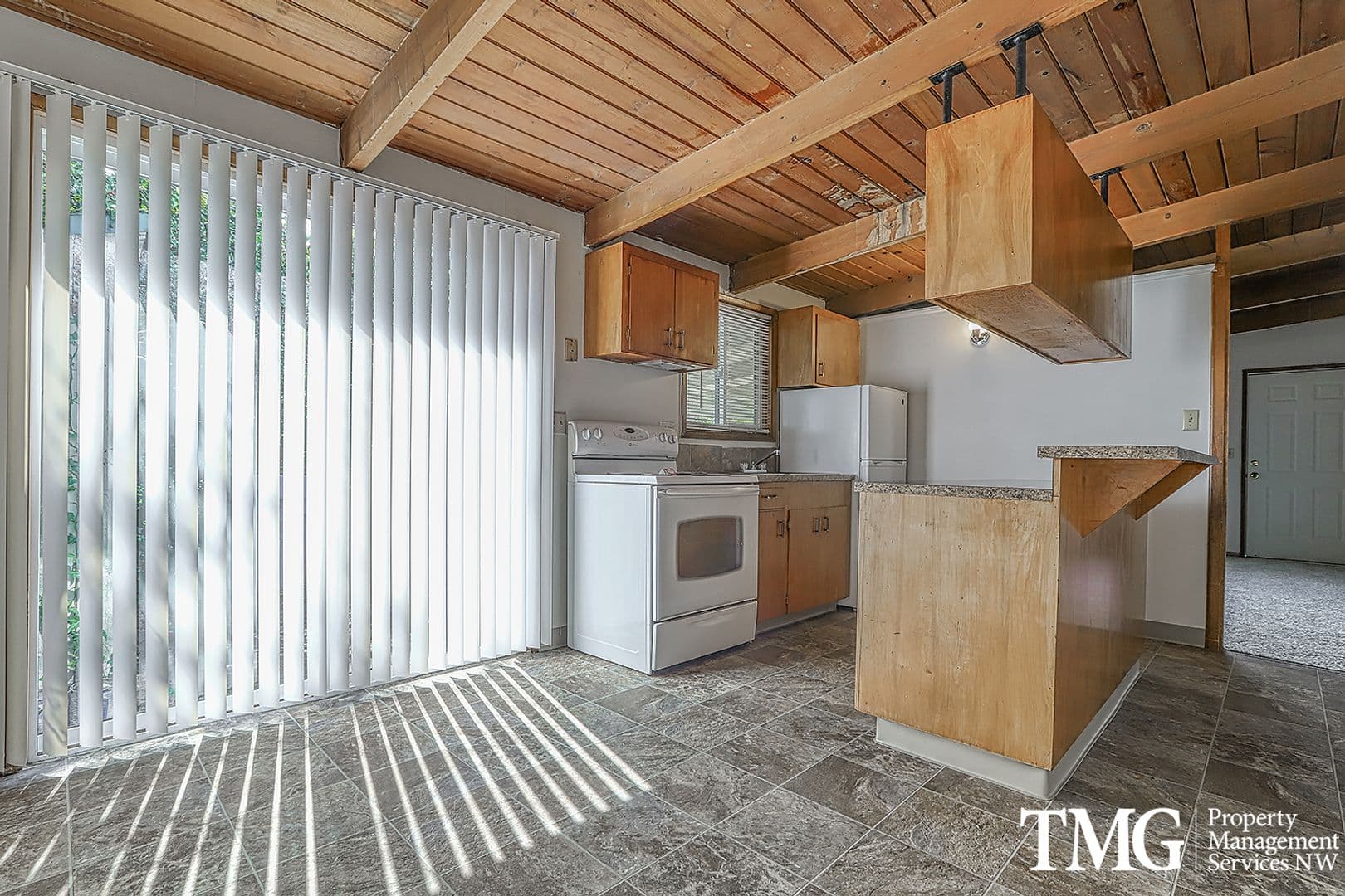Vancouver Apartment: 2106 & 2108 E 33rd Street