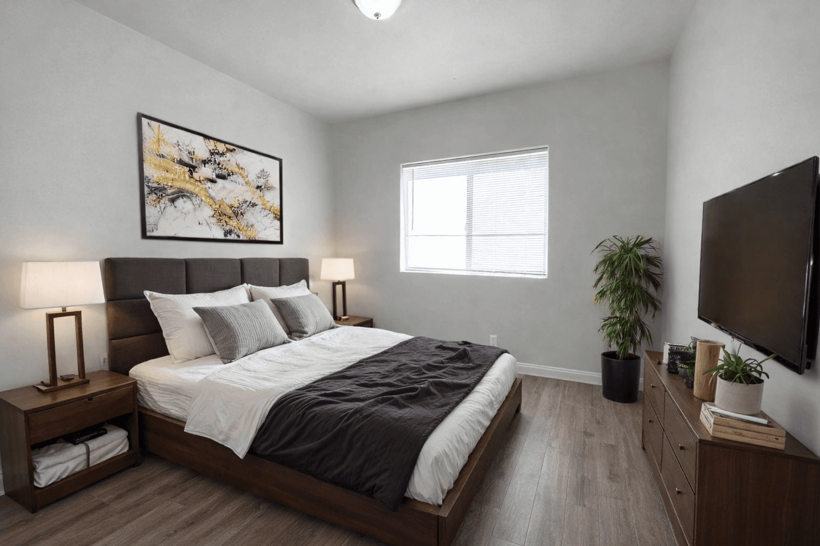 Kennewick Apartment: 3887 W 7th Ave