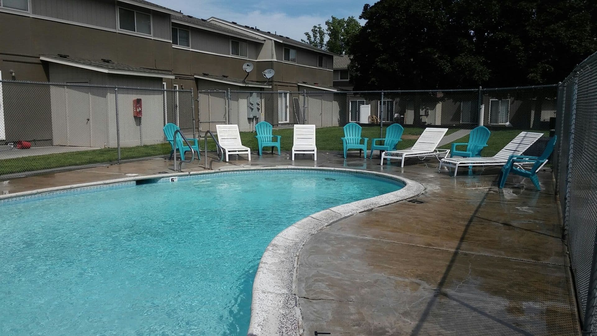Kennewick Townhome: 4421 W Hood Ave