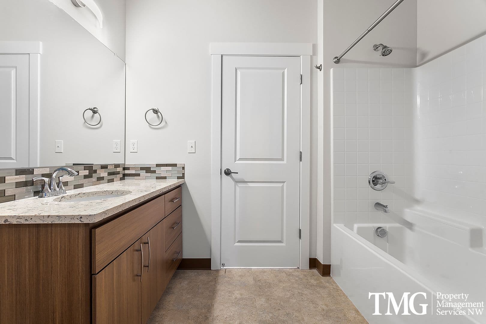 Kennewick Apartment: 7960 W 10th Ave
