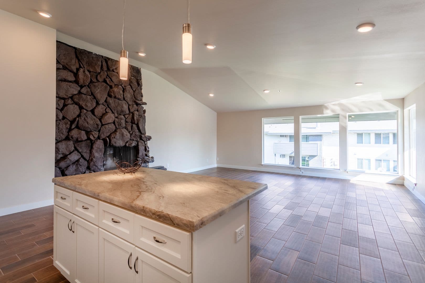Kennewick Apartment: 5100 W Clearwater Ave