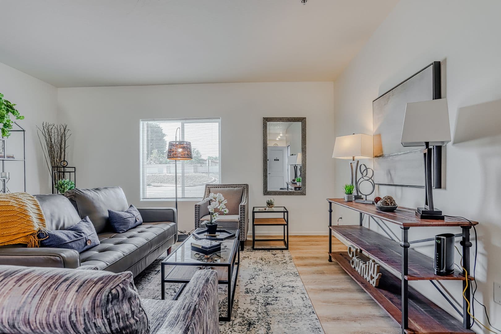 Kennewick Apartment: 2652 W 15th Ave
