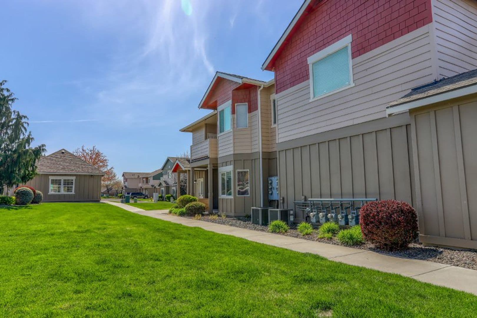 Kennewick Apartment: 8180 W 4th Ave