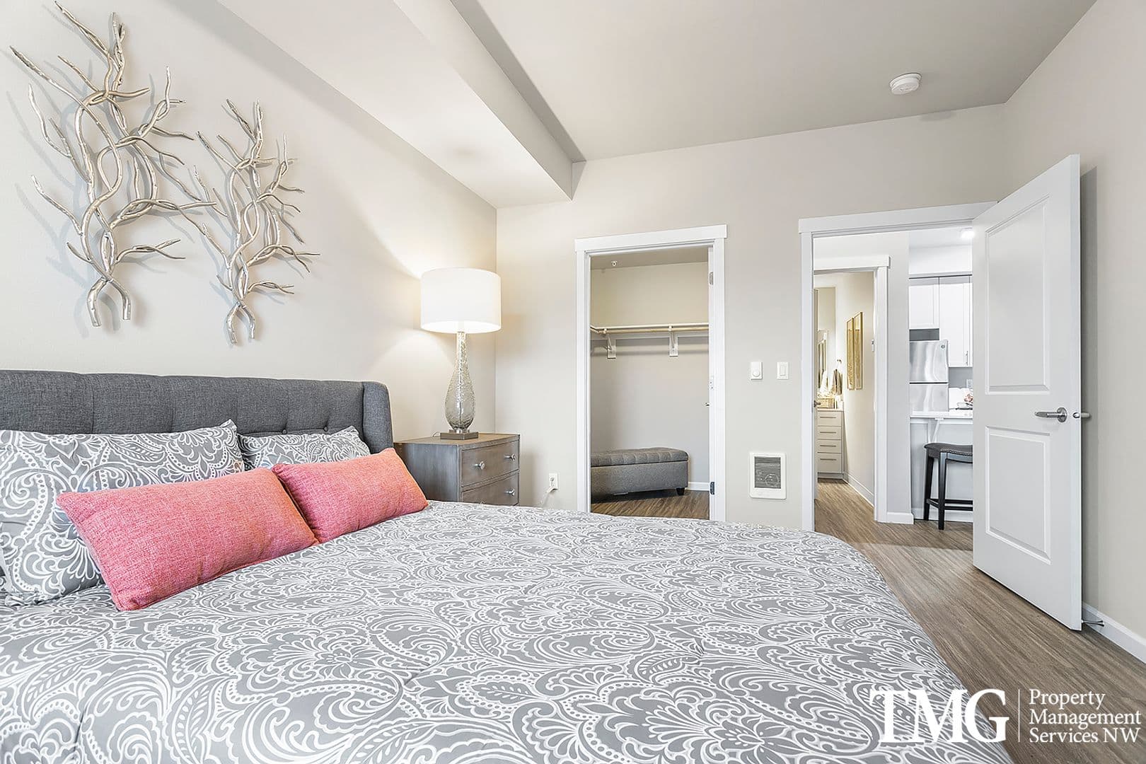 Ridgefield Apartment: 540 S Royle Rd