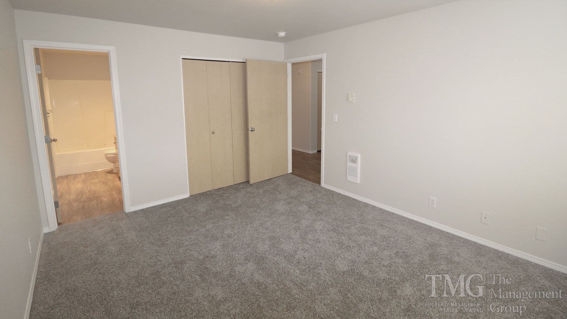 Vancouver Apartment: 5313 NE 68th Ave