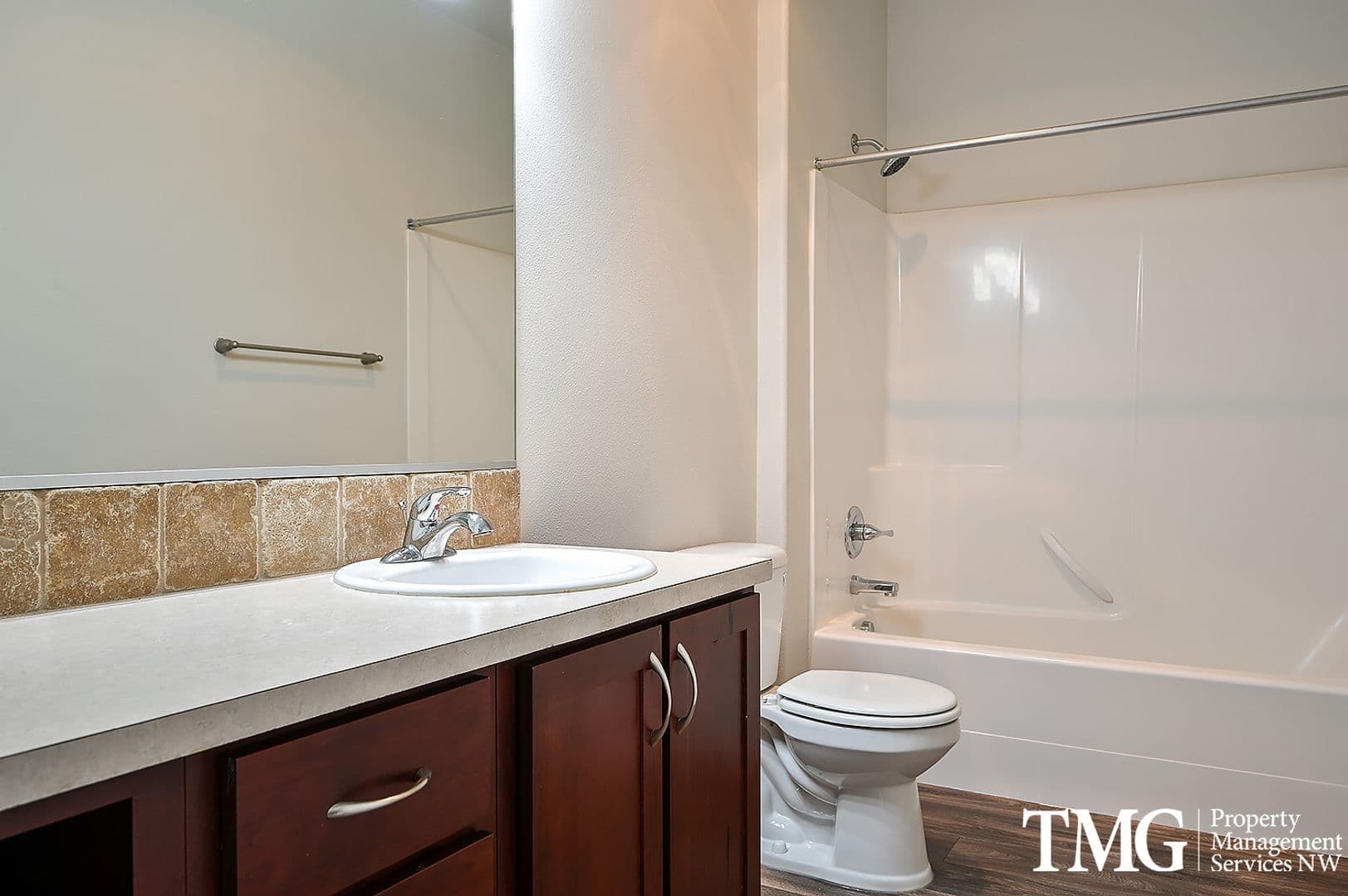 Vancouver Apartment: 4705 NE Leverich Park Way
