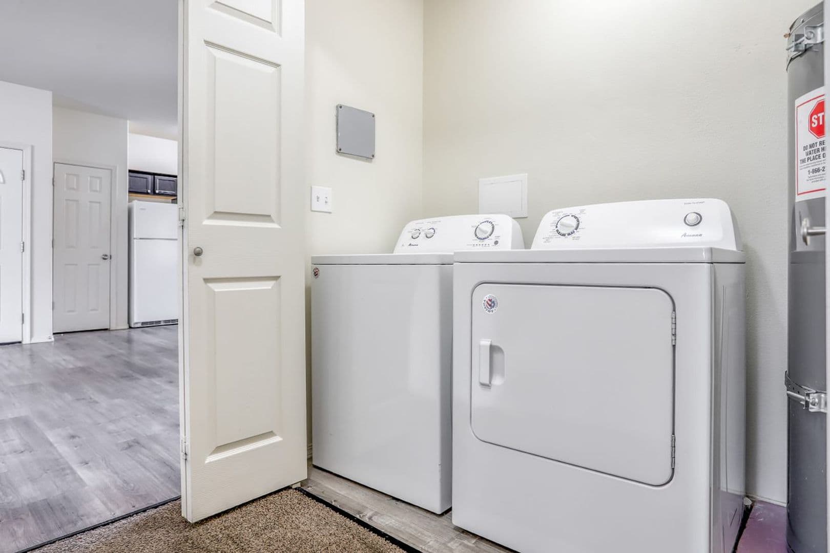 Kennewick Apartment: 3887 W 7th Ave