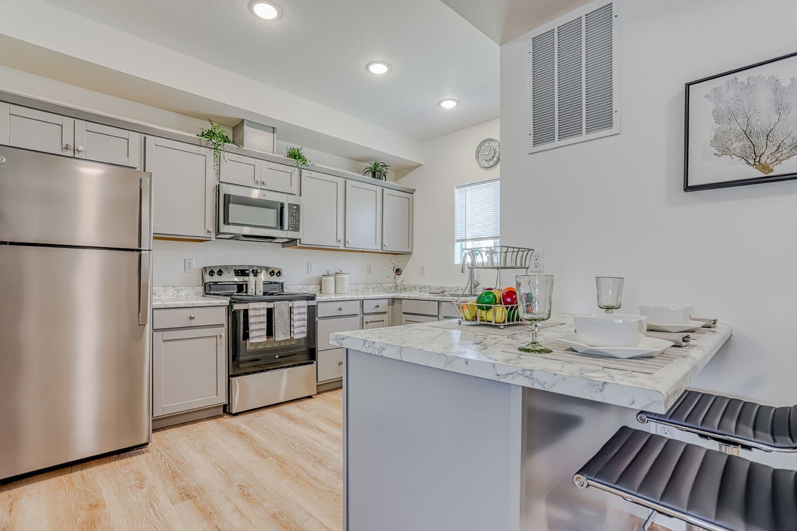 Kennewick Apartment: 2652 W 15th Ave