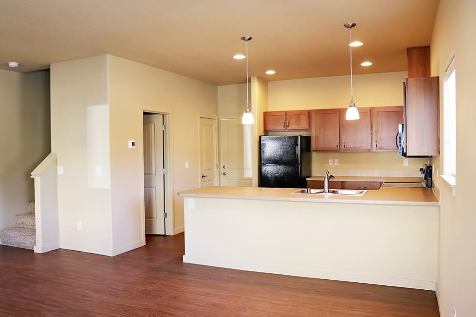 Battle Ground Apartment: 1108 SE 8th CMN