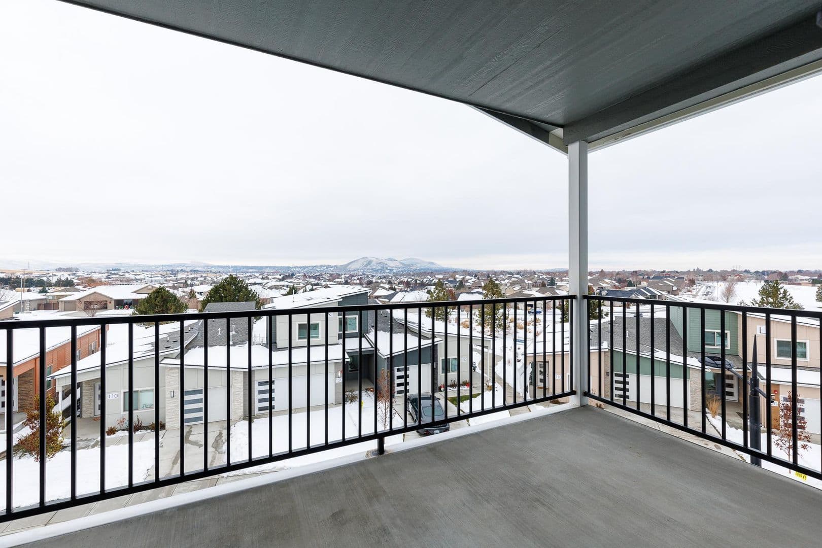 Kennewick Apartment: 7968 W 10th Ave