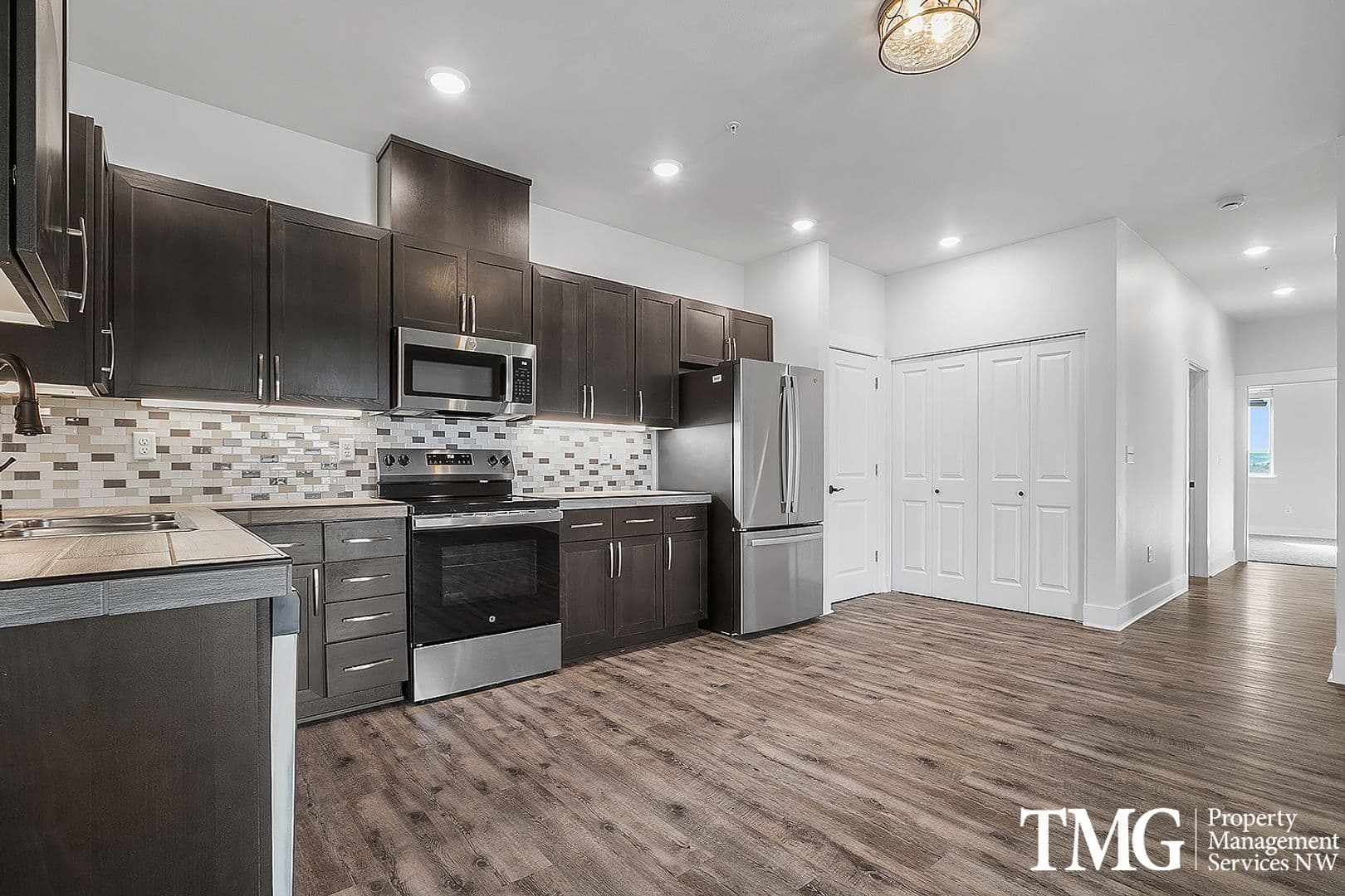 Kennewick Apartment: 7942 W 10th Ave